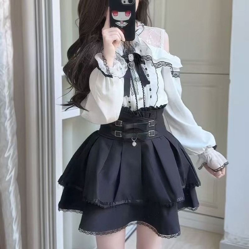 ชุดสไตล์โลลิต้า ยุค Y2K แบบกอธ - Blouse Off Shoulder บทวิจารณ์และราคา